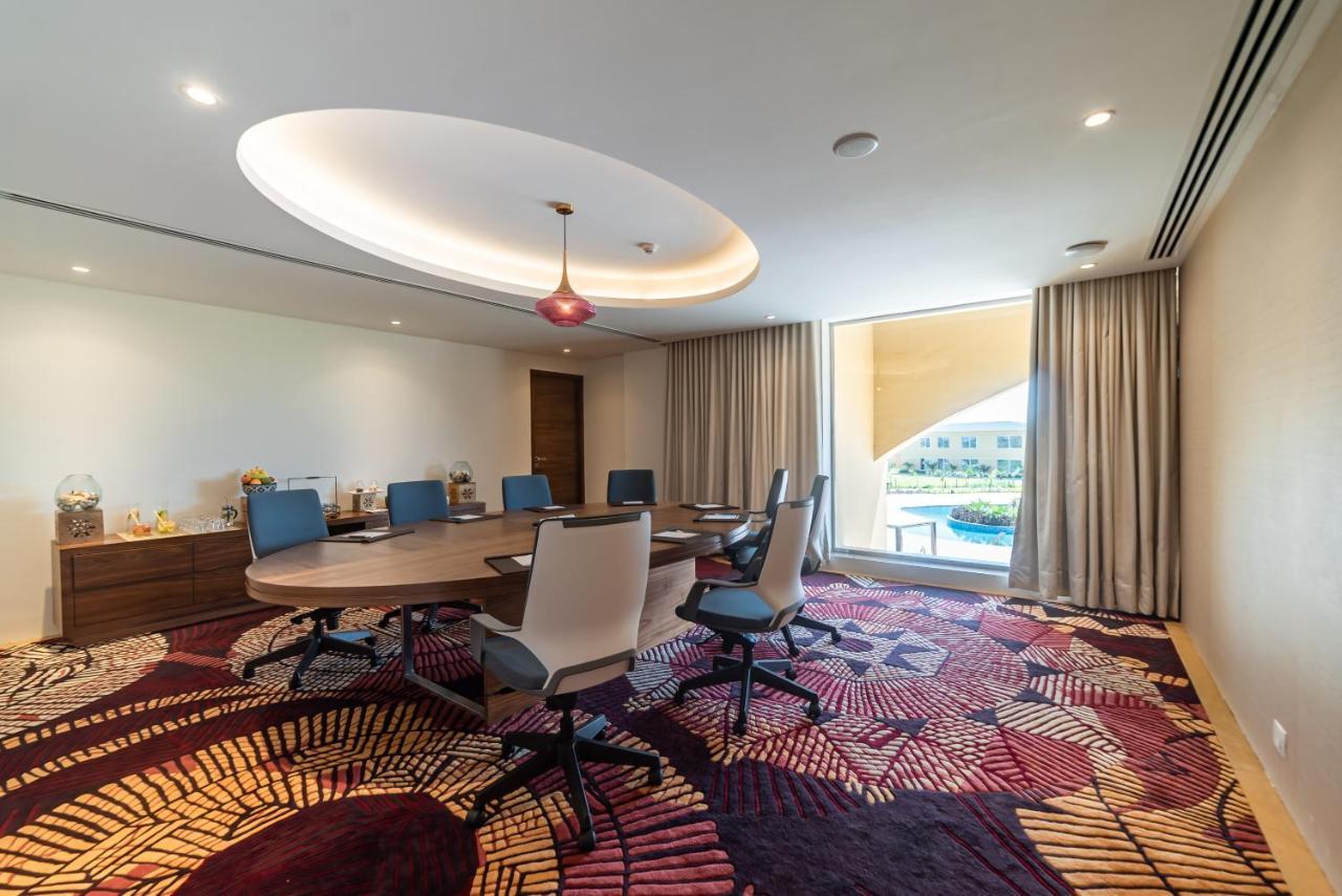 Hawthorn Suites By Wyndham Dwarka Екстер'єр фото
