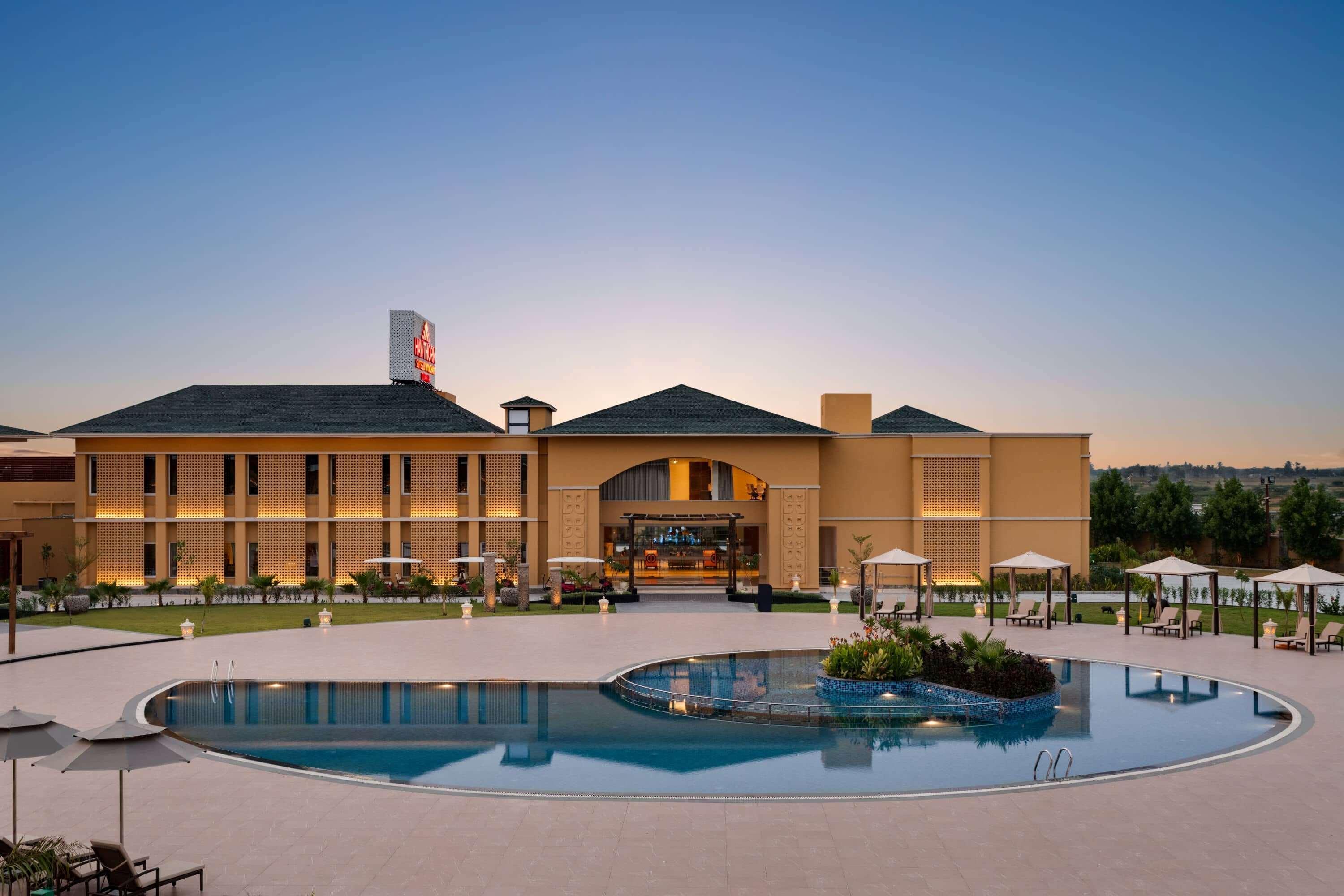 Hawthorn Suites By Wyndham Dwarka Екстер'єр фото