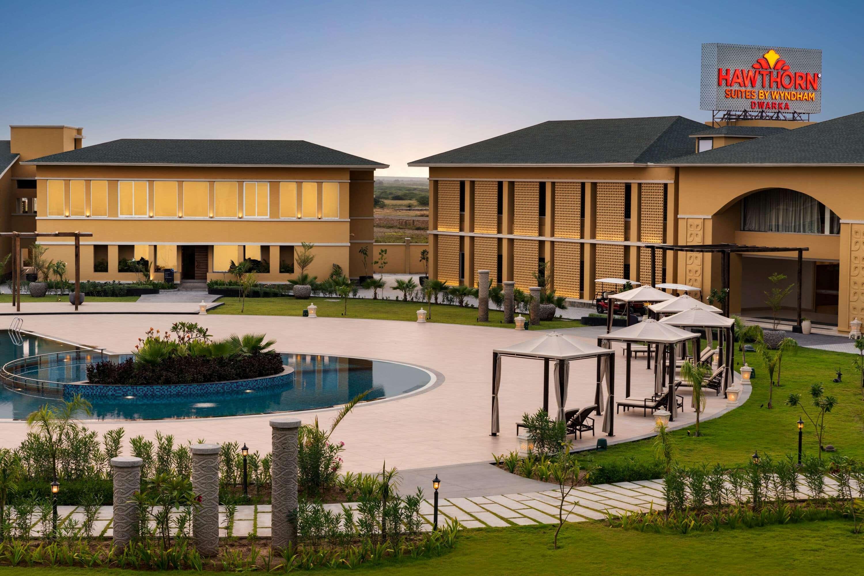Hawthorn Suites By Wyndham Dwarka Екстер'єр фото