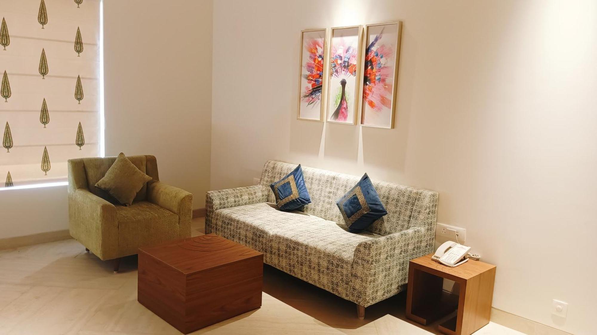 Hawthorn Suites By Wyndham Dwarka Екстер'єр фото